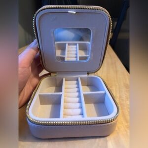 NWOT Travel Jewelry Case (4.5 x 4.5”)